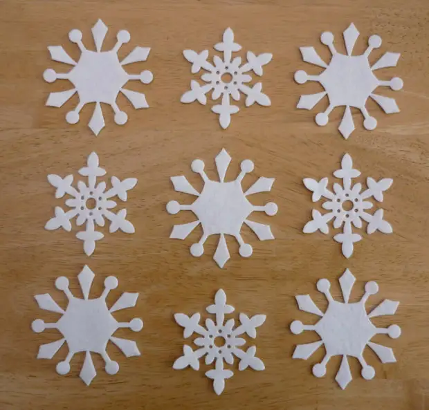 Новогодние снежинки из фетра. Снежинка из флиса. Снежинка из войлока. Снежинка из фетра. Текстильная снежинка.