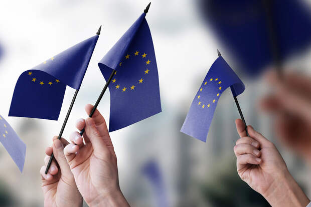 Politico: Европарламент отложил торговое соглашение с США из-за Гренландии