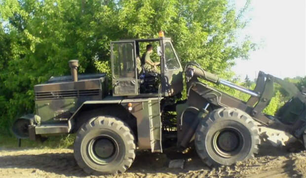 Милитаризация: армия Польши начала дополнительные закупки инженерной спецтехники