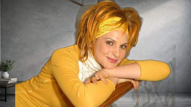 «Хотела понянчить внуков»: Людмила Артемьева — звезда «Сватов» о потере ребенка в 49 лет, единственном браке и неожиданном счастье быть бабушкой