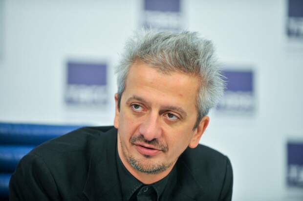 Скандальное назначение Богомолова завершилось: он уходит с поста ректора МХАТ