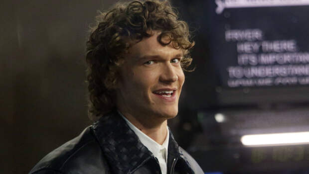 Сыгравший россиянина актер из «Жаркого соперничества» удивил деталью в образе