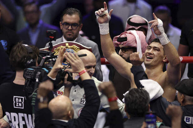 Боксер Бивол выиграл суд у бывшей жены по делу о клевете