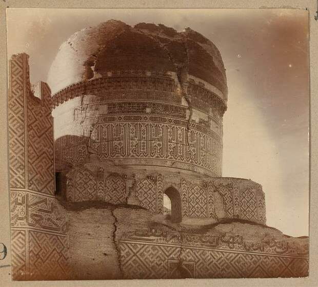 Mechetʹ Bibi-Khanym. Kupol s i︠u︡go-vostochnoĭ storony. Samarkand.