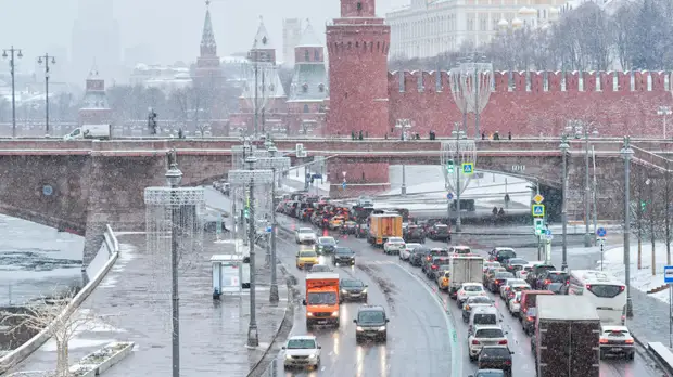 Пробки в Москве достигли 9 баллов