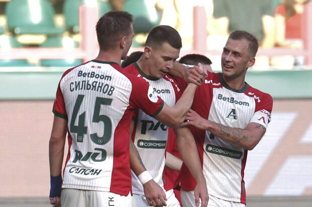 В "Локомотиве" опровергли информацию о принуждении сотрудников посещать матчи