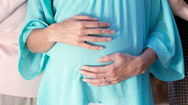 Отказ от близнецов: суррогатную мать «уволили» на 27-й неделе беременности