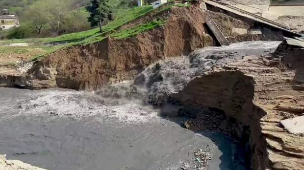 В реку в Дагестане сошел километровый оползень