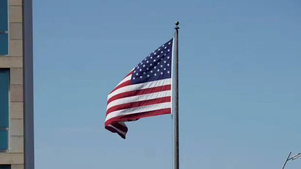 США предписали части госслужащих покинуть посольство в Кабуле