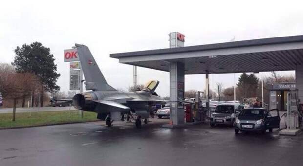 Самолет - тоже транспорт авто, азс, бензин, заправка, заправочная станция, подборка, прикол, юмор