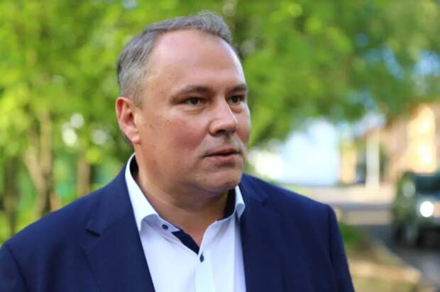 Петр Толстой заявил, что новый каток в Капотне должен быть готов к зиме. Автор фото: Александр Чикин