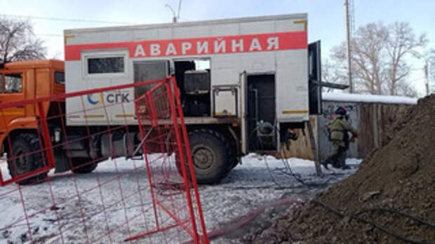 Повреждение теплосети в Барнауле / Фото: barnaul.org