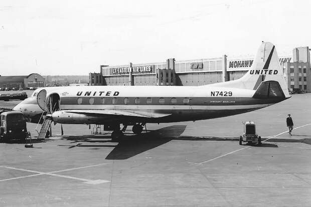 297 United Air Lines (Vickers 745D Viscount)