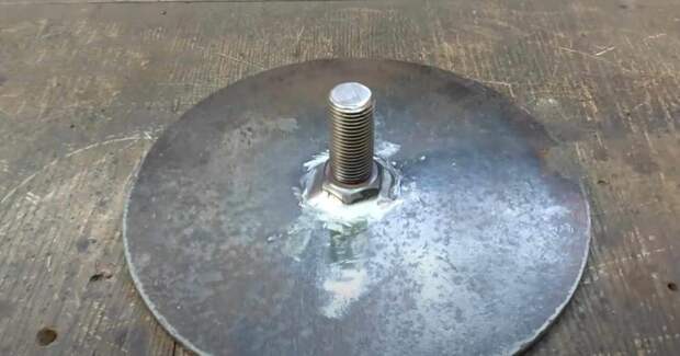 Как согнуть металлическую круглую трубу в условиях гаража