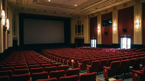 Сборы кинотеатров в первые дни января выросли на 65%