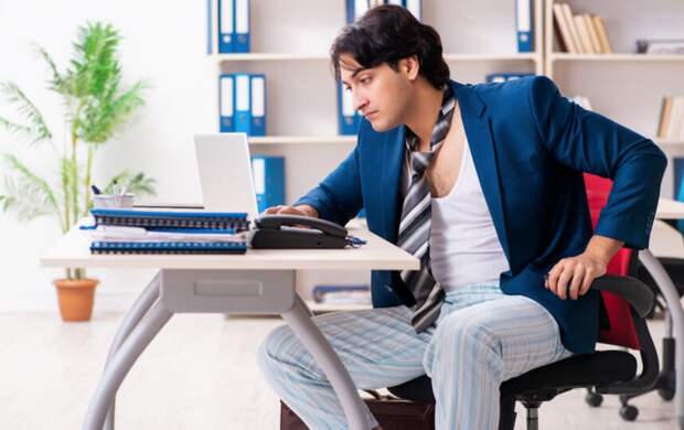 Каждый третий россиянин имитирует бурную деятельность в начале января