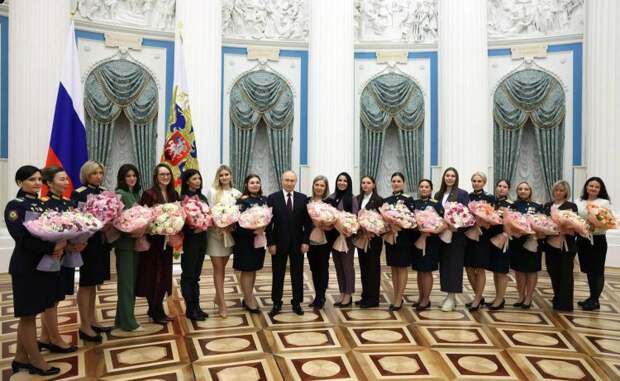 Такие разные и неповторимые: как прошла встреча выдающихся женщин России в Кремле