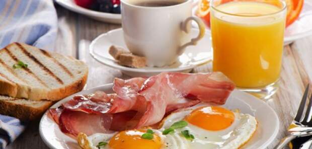 Немецкие специалисты предложили использовать плотный завтрак в борьбе с ожирением