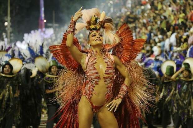 Королева барабанов школы - Джулиана Паес бразилия, в мире, карнавал, события, фото, фотоотчет, фоторепортаж