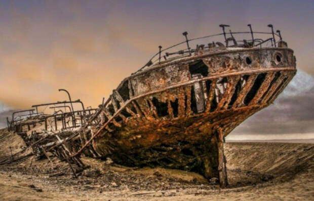 Как корабль с золотом, исчезнувший 500 лет назад, оказался в пустыне на другом конце Земли Источник: