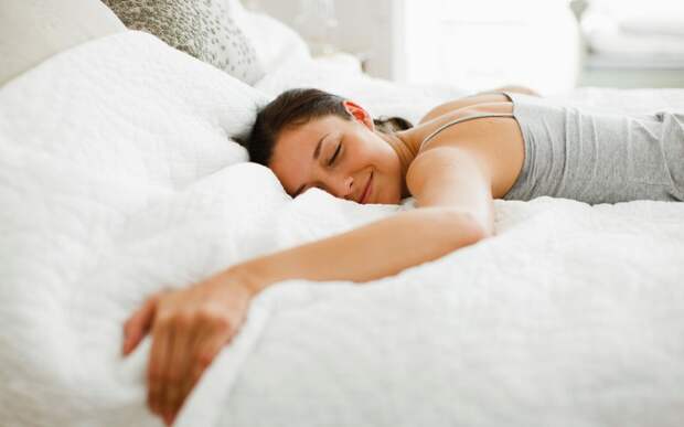 Микробиологи советуют почаще менять свое постельное белье