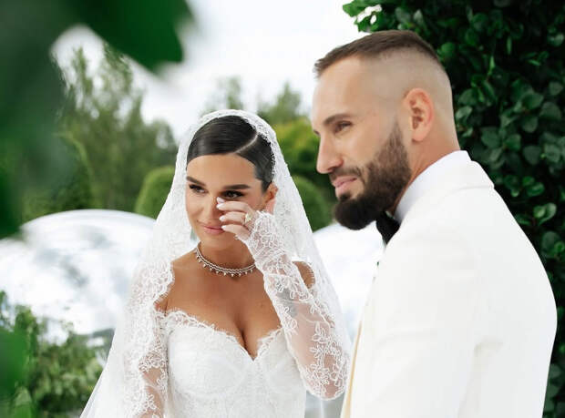 Телеведущая Ксения Бородина захотела родить третьего ребенка