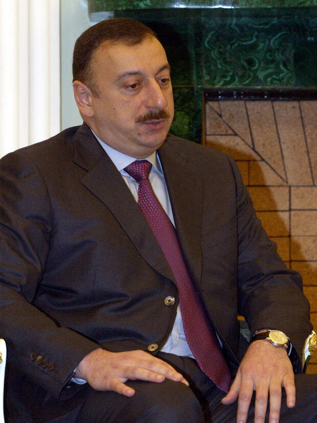 Алиев назвал темпы строительства Зангезурского коридора: дорога — почти на 90%, рельсы — на 70%