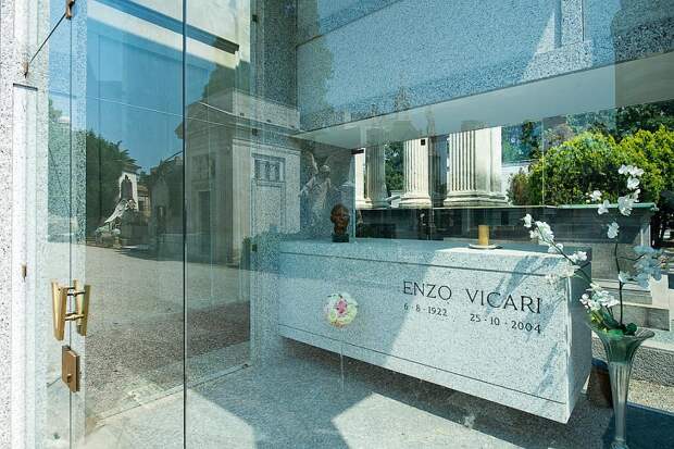 Прогулка по одному из самых красивых кладбищ в Европе