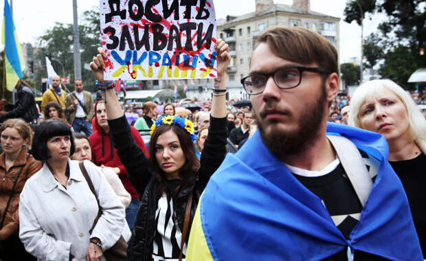 Хотят ли украинцы войны?. Несмотря на мирные переговоры, милитаристская истерия Киева не стихает