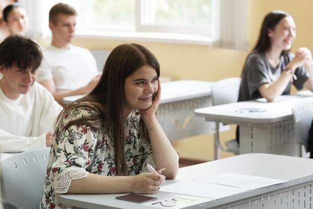 Музаев отметил устойчивый рост интереса к естественным наукам на ЕГЭ