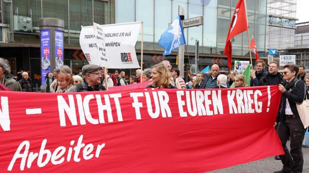 Смесь полуправды и догадок: как создают миф о "российской угрозе"