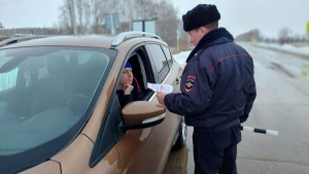 В Самарской области сотрудники полиции провели мероприятия по дорожной безопасности с водителями