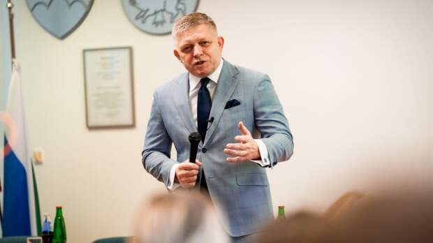 Фицо призвал к отмене санкций на импорт газа и нефти из России