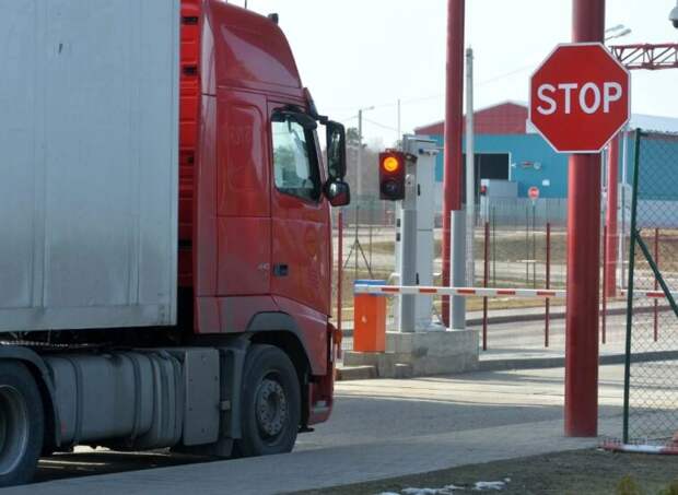 Казахстан полностью ограничил экспорт в РФ 106 видов товаров из-за санкций