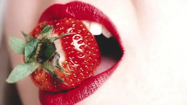 «Она что пешком пришла?»: ростовчан шокировала клубника из Греции за 2000 рублей