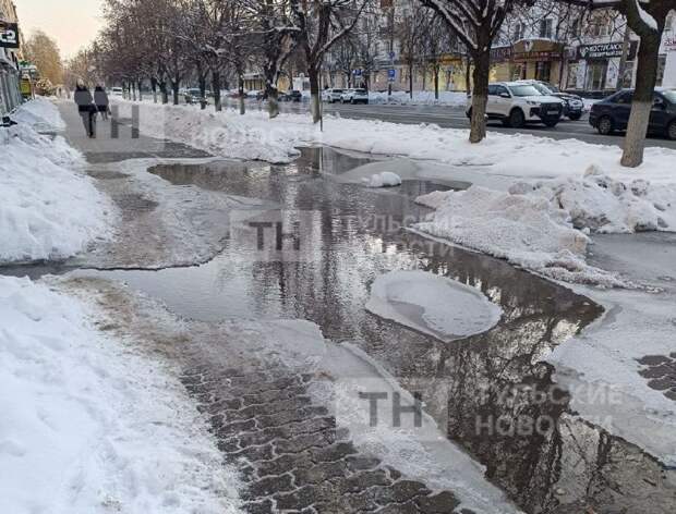 В Туле на улице Фрунзе коммунальная авария из-за повреждения задвижки ликвидирована