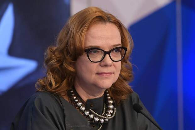 Ведущая Первого канала обратилась к уезжающим за границу россиянам
