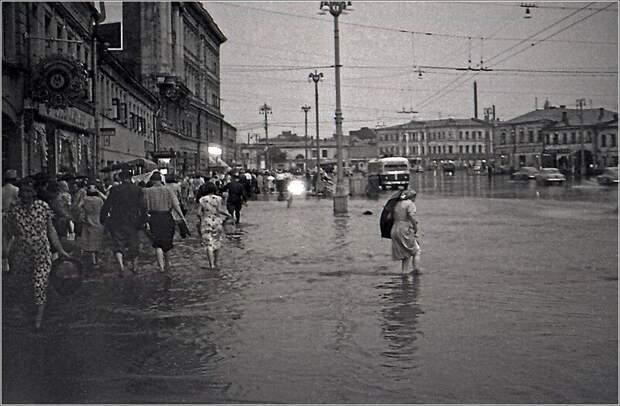 Москва и москвичи на фотографиях Виталия Гуменюка.  1956-1959 г