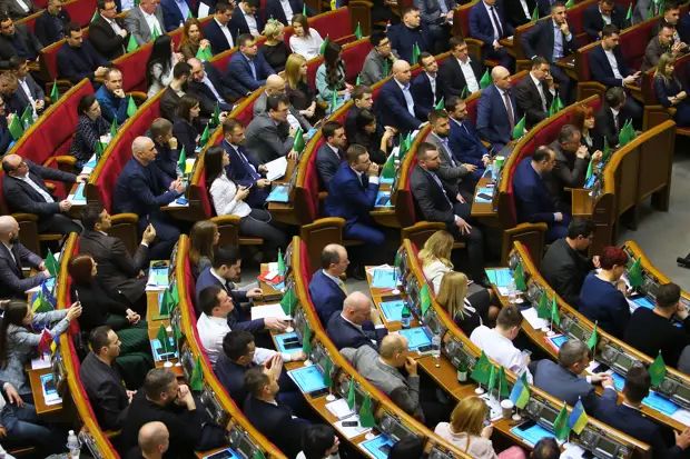 «Даст Зеленскому выигрыш по рейтингам»: Верховная рада утвердила нового премьера Украины