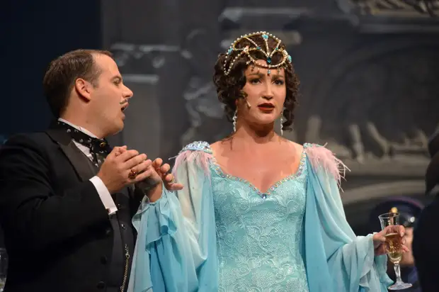 Давид Манукян закрутил новый роман