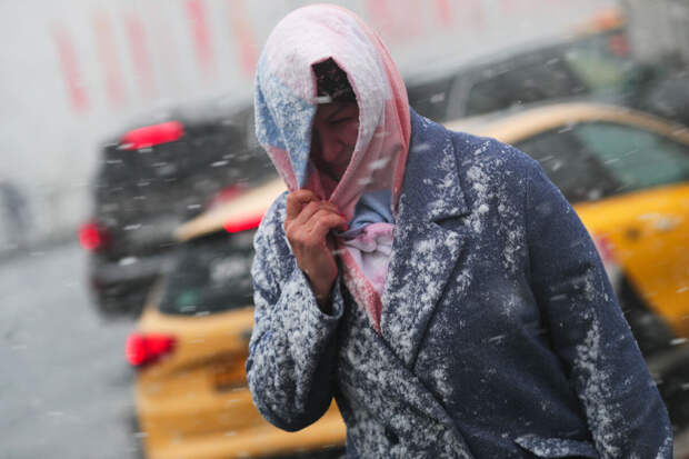 МЧС предупредило жителей Москвы о сильном снеге, гололедице и заносах