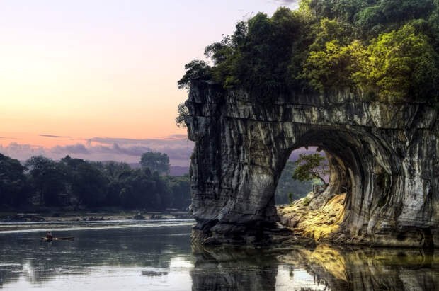 Гора Сянбишань Китай. Создано самой природой. Невероятные природные арки. Фото с сайта NewPix.ru