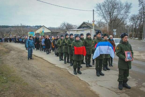 Захоронение останков советского солдата (17 фото)