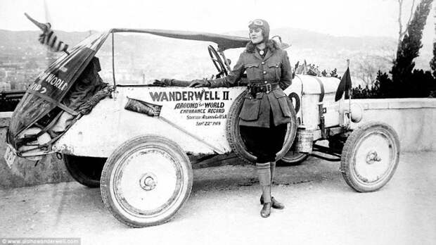 Алоха Вандервелл (при рождении – Идрис Галисия Холл) из канадского города Виннипег была первой женщиной, исколесившей полмира в возрасте 16 лет. автопутешествие, путешествие, ретро фото