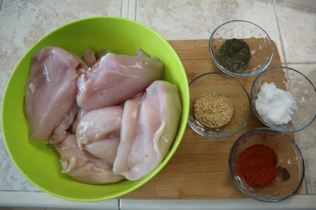 Чесночные, куриные колбаски к пиву (пивчики) Закуска к пиву, Снеки, Вяленое мясо, Видео рецепт, Длиннопост, Видео, Рецепт