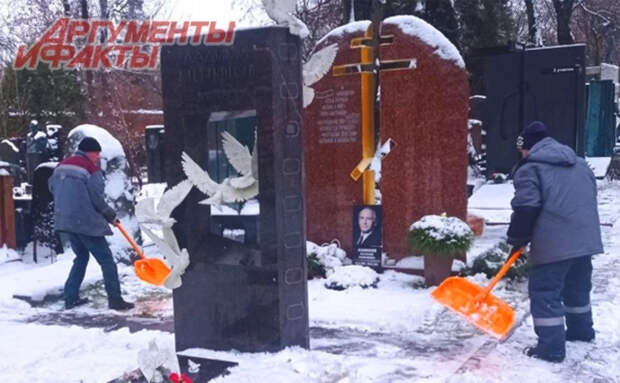 На Новодевичьем кладбище начались приготовления к похоронам Веры Алентовой