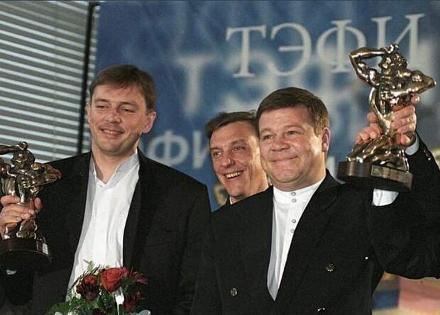 4. Вручение ТЭФИ-99 за сериал "Улицы разбитых фонарей". 1999 год 4. Вручение ТЭФИ-99 за сериал "Улицы разбитых фонарей". 1999 год