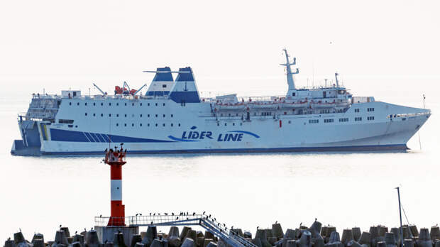 Вернувшихся в Турцию на пароме Seabridge россиян не выпускают на берег