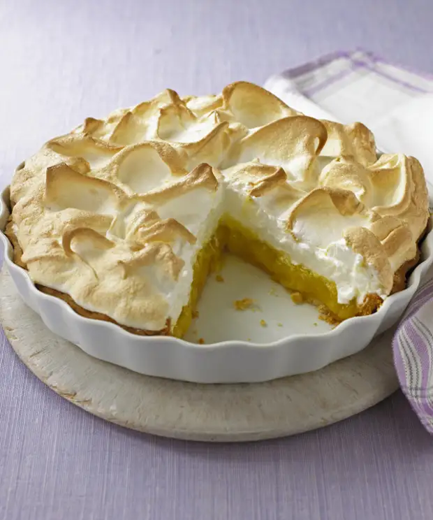 Татарский песочный пирог. Lemon Meringue pie. Лимонный пирог с меренгой. Песочный лимонный пирог. Лимонник с меренгой.