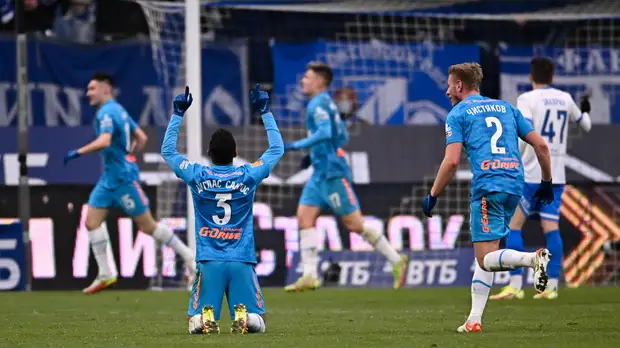 Идеальное замыкание Клаудиньо и шикарная обработка Макарова: как «Динамо» и «Зенит» сыграли вничью в 18-м туре РПЛ